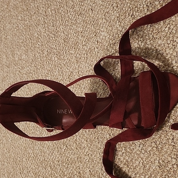 Shoes - Picture 2 of 4